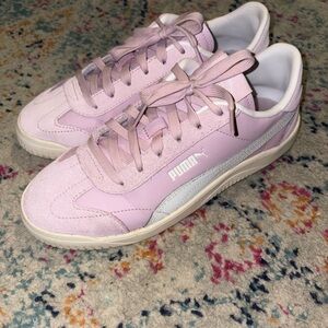 Puma Women's Purple/Pink Sneakers Size 8.5